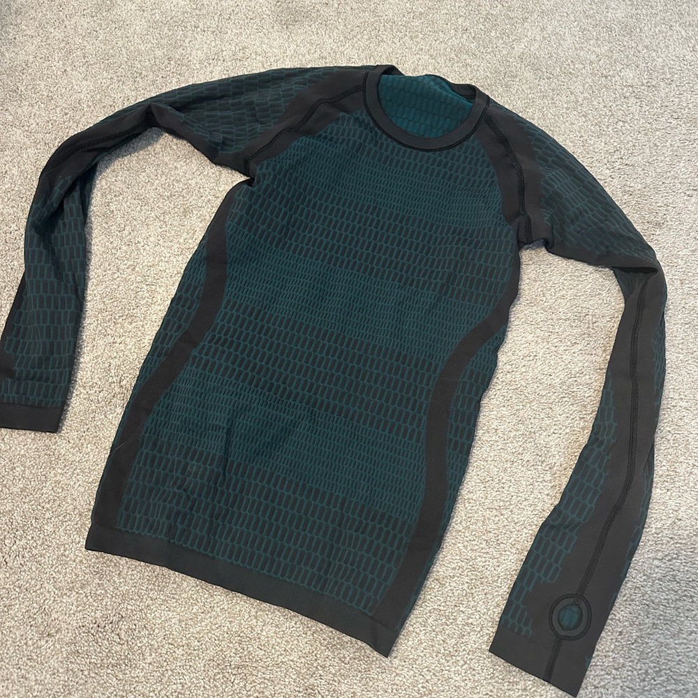 Lululemon Green and Black Long Sleeve Top